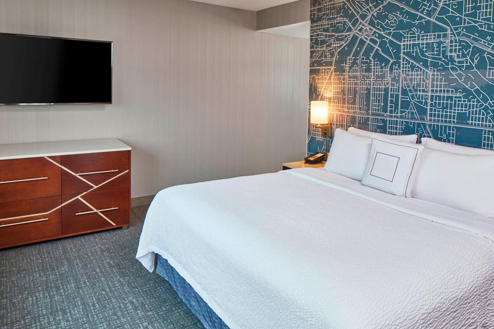 Hotel Courtyard Downtown / Convention Center 3*