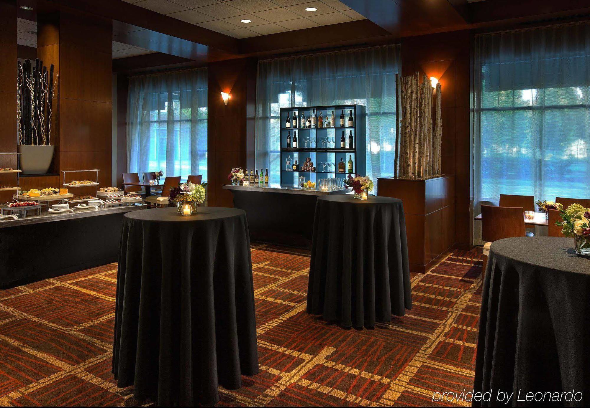 Courtyard Downtown / Convention Center 3*